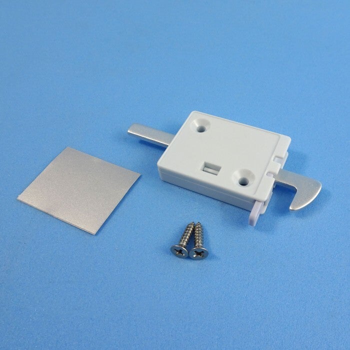 Dometic fridge 2025 door catch