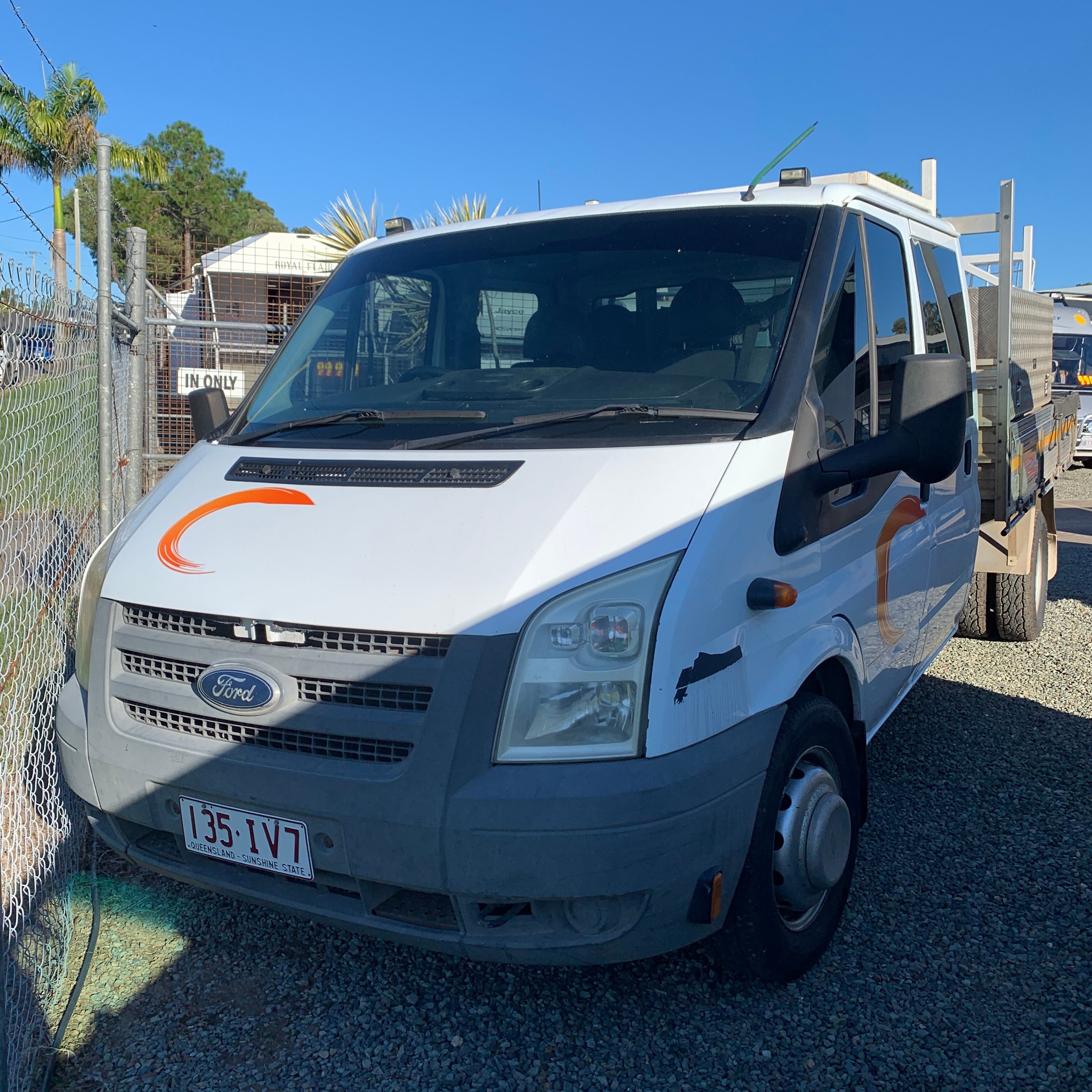 ford transit basculabil cu 7 locuri